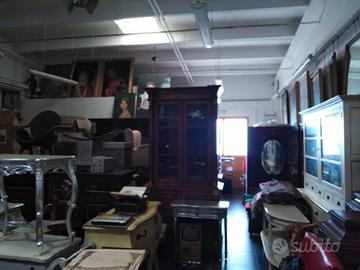 BLOCCO MOBILI STATUE LAMPADARI ARREDI ANTIQUARIATO