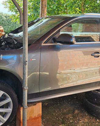 4 Cerchi raggio 18   con 3 gomme  4 stagioni nuove