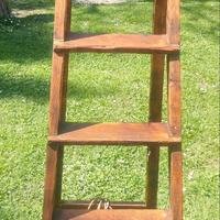 Scala antica  in legno da arredamento a 5 scalini