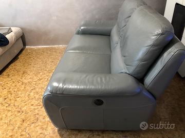 Divano in pelle a due posti