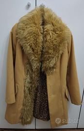 Cappotto "Rinascimento" con finto pellicciotto 