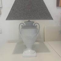 Lampada da tavolo bianca