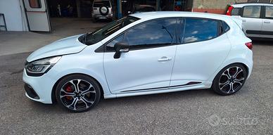 Renault Clio RS Trophy  220cv