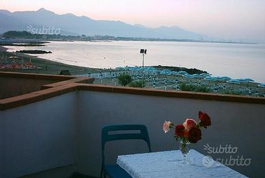 MONOLOCALE CON BALCONE E TERRAZZA