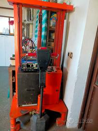 Sollevatore a forche