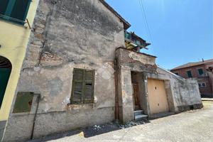 CASA SEMINDIPENDENTE A VIGNOLE BORBERA