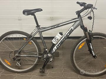 Merida Super Kalahari LED – Bici da trekking