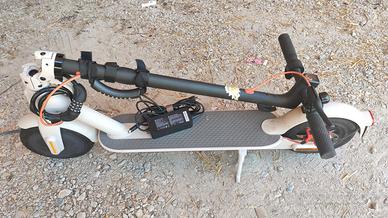 Monopattino Mi Electric Scooter 3
