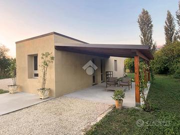 CASA INDIPENDENTE A SPELLO