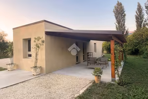 CASA INDIPENDENTE A SPELLO