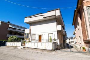 4 LOCALI A PORTO SANT'ELPIDIO