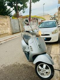 Vespa gts 250