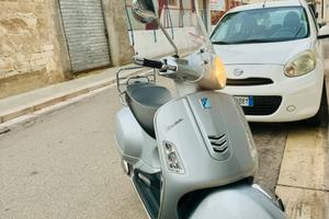 Vespa gts 250