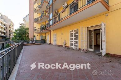 APPARTAMENTO CON AMPIO TERRAZZO E DOPPIO INGRESSO