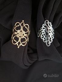 N.2 anelli regolabili stile gotico Nuovi. Unisex.