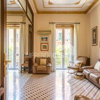 5 vani 159 mq con 4 balconi in Via Sammartino