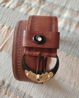 cintura in pelle marrone