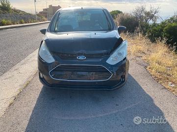 Ford Bmax 1.6 tdci titanium 2014 incidentata