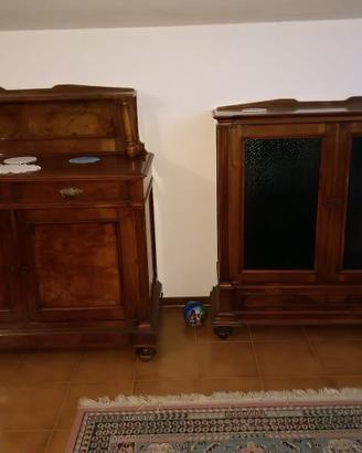 credenza e vetrina antiquariato