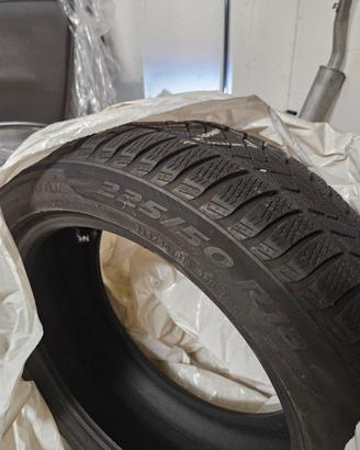 4 gomme Pirelli 225/50R18 Sottozero Invernali
