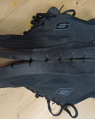 Sketchers Lite Weight nere