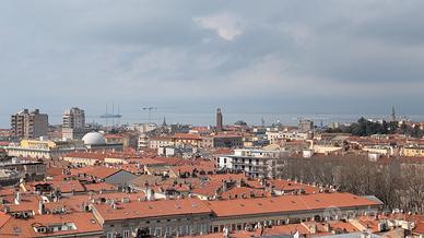 Attico zona viale vista mare grande terrazzo