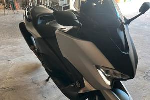 Tmax sx 530 akrapovic