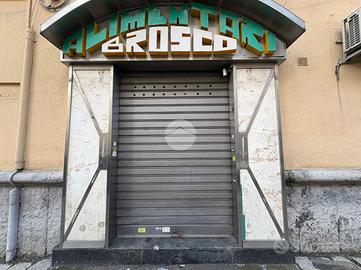NEGOZIO A NAPOLI