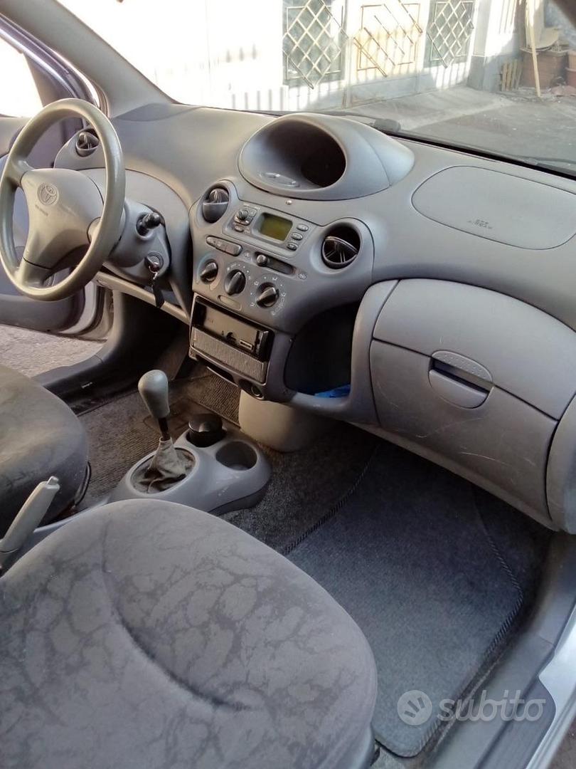 Toyota Yaris 2001 photo 4