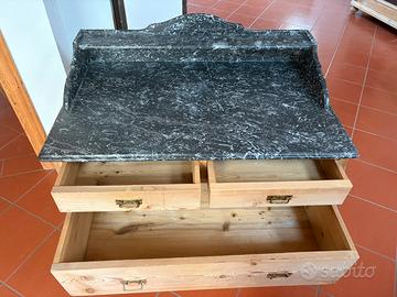 Cassettone con marmo