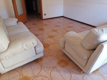 DIVANI IN VERA PELLE NABUK COLORE BEIGE 