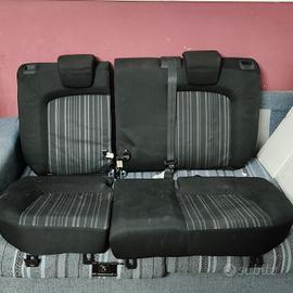 Interni Fiat Punto Evo sedili posteri