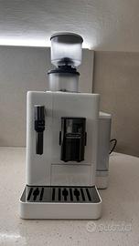 MACCHINA DA CAFFE ‘ AUTOMATICA DE LONGHI RIVELIA