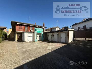 Immobile di 300 m² a San Genesio ed Uniti