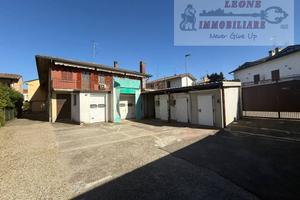 Immobile di 300 m² a San Genesio ed Uniti