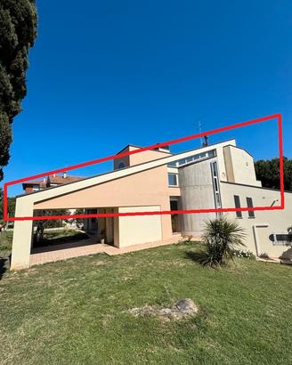 Indipendente con corte e garage