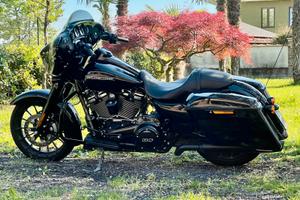 Harley-Davidson Street Glide 114 solo 4934 km!