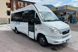 Iveco daily minibus