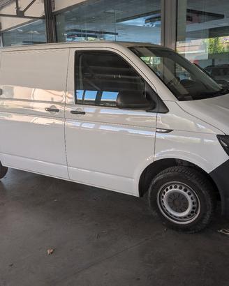 VW Transporter t6 102 cv