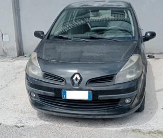 RENAULT Clio 3ª serie - 2005