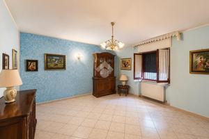 2 LOCALI A MONTEFALCO