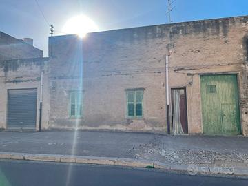 Casa a solo con giardino