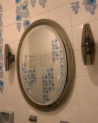 Specchio da bagno con lampade coordinate