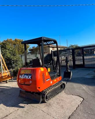E156 Mini escavatore 15 q Hanix diesel