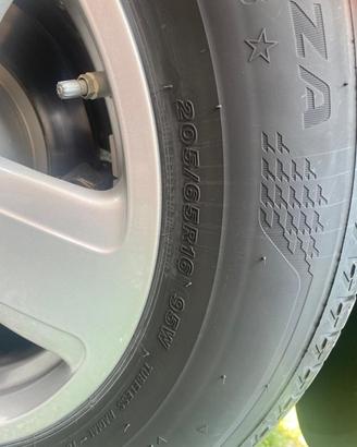 Pneumatici Kumho 205/65 R16 95W  Mini Countryman