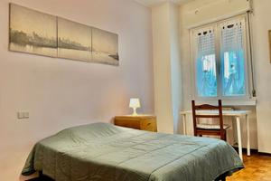 Stanza singola con balcone vicino a metro verde