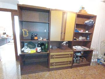 Parete attrezzata salotto - libreria componibile