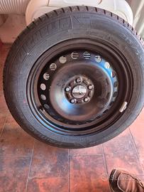 gomma auto con cerchio