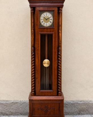Orologio a Pendolo a Colonna