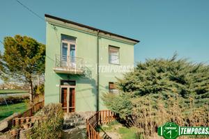 Lungavilla Villa indipendente, libera su 4 lati, a